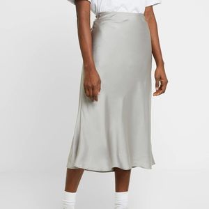 Abercrombie&Fitch Silver Chrome Satin Midi Skirt